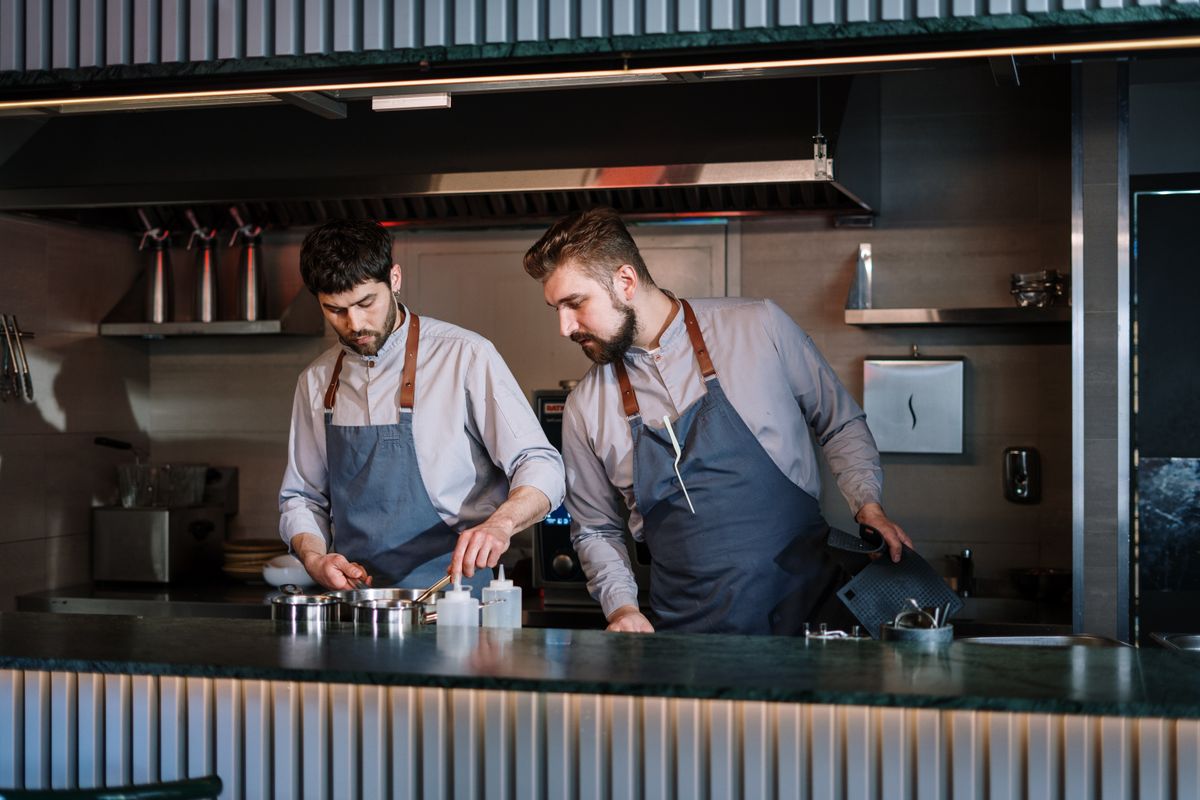 Restaurant and food service revenue operations guide for Pulse RevOps