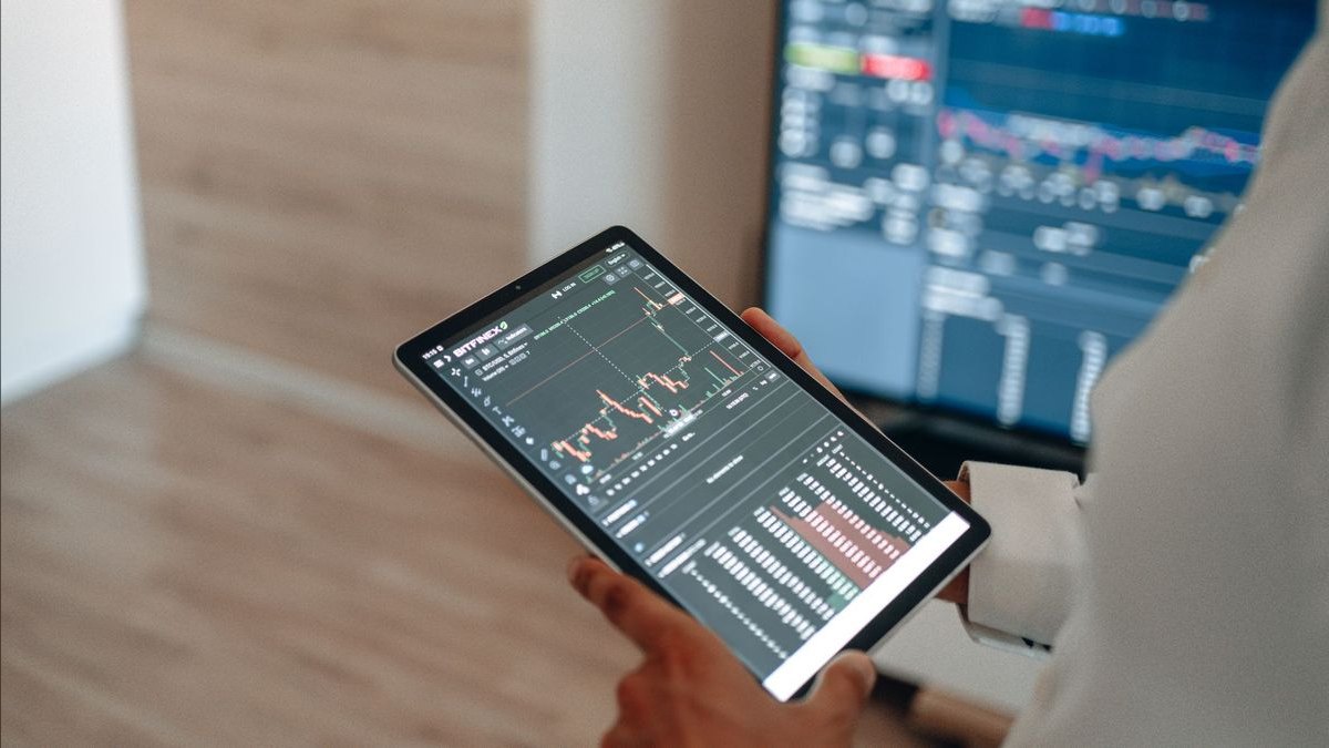 The 10 Best AI Tools for Stock Trading Research in 2027 — figure 5
