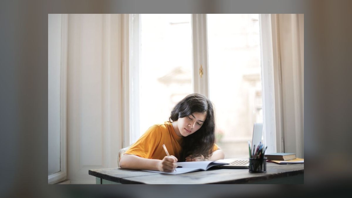 The 10 Best AI Tools for Essay Writing in 2027 — figure 1