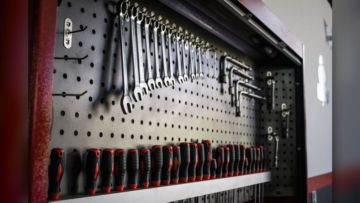 The 10 Best AI Tools for Web Hosting Management in 2027