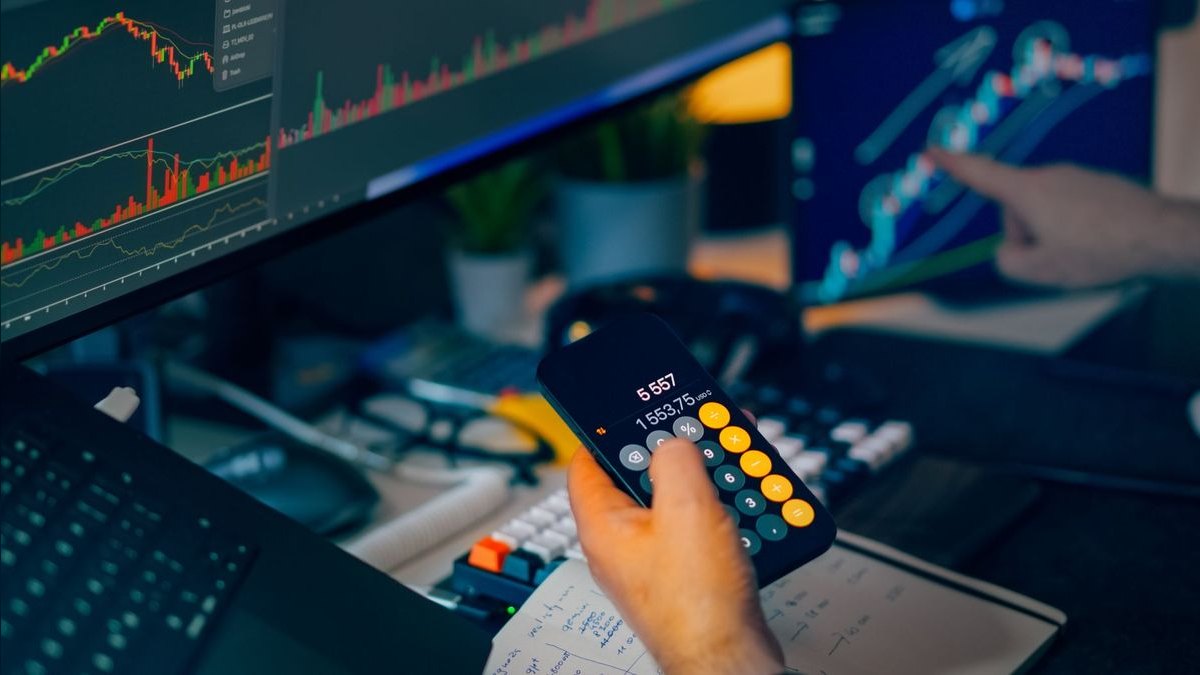The 10 Best AI Model Monitoring Tools in 2027 — figure 1