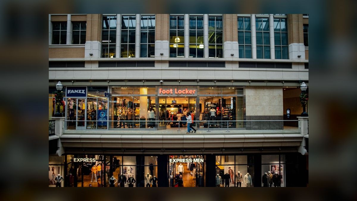 What is a feature store and do you still need one for LLM apps — figure 7