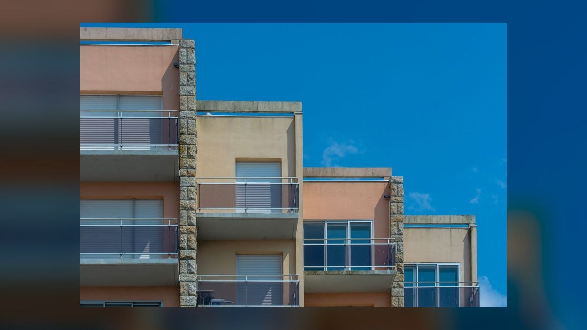What is the best architecture for multi-tenant AI applications — figure 7