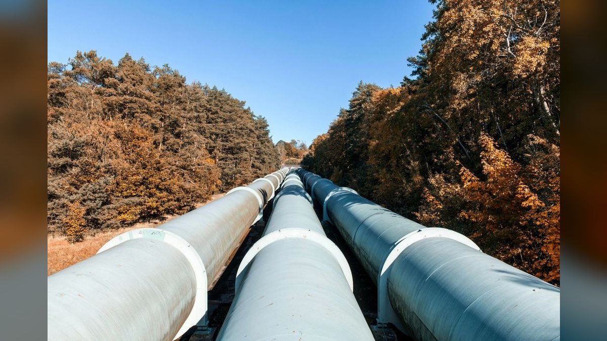 How do you build data pipelines for continuous model training — figure 5