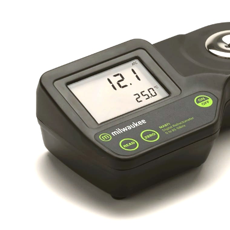Milwaukee MA871 Digital Brix Refractometer (with Salinity Conversion)