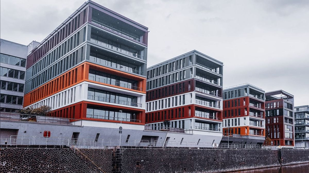 Should I Buy My Commercial Building Through a Separate LLC — figure 4