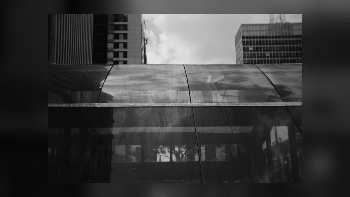 How Do I Negotiate Signage Rights in a Commercial Lease — figure 2