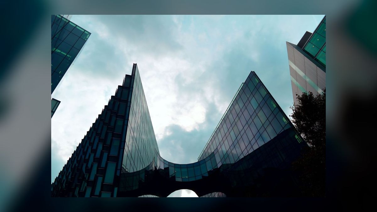 How do I avoid paying for overruns when the landlord’s general contractor goes over budget — figure 6