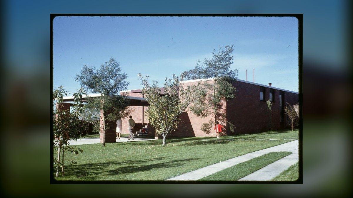 Should I hire an architect before or after I sign the lease for a buildout — figure 8