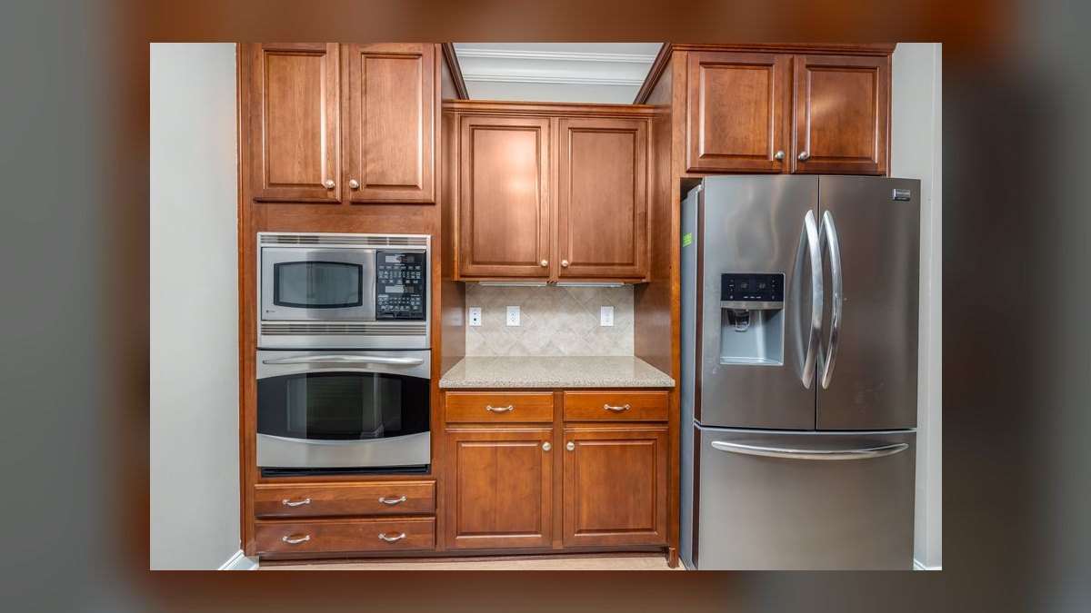 How do I negotiate a cap on my out-of-pocket costs for the buildout — figure 8