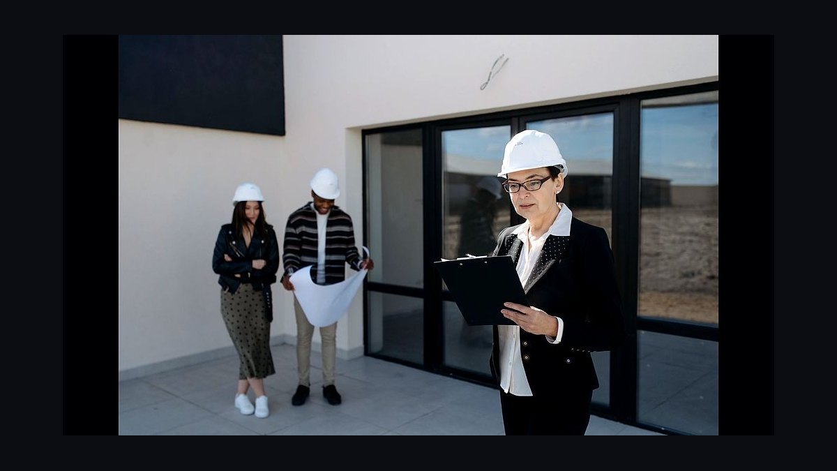 Is it worth paying for a third-party inspector to verify the landlord’s buildout work in 2027?