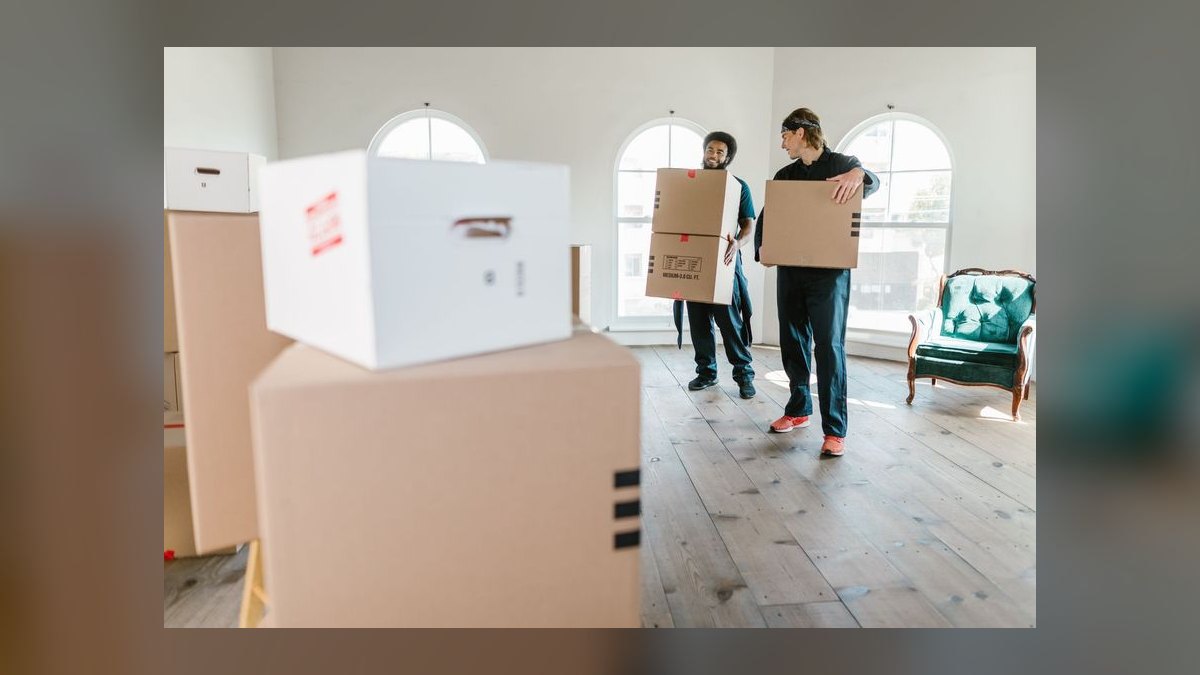 Can I get a landlord contribution for my move costs after the buildout finishes — figure 10
