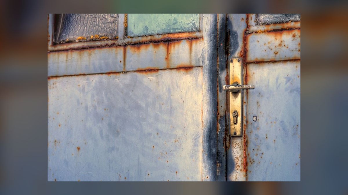 How do I handle asbestos or mold discovered midway through a landlord’s warm shell delivery — figure 10