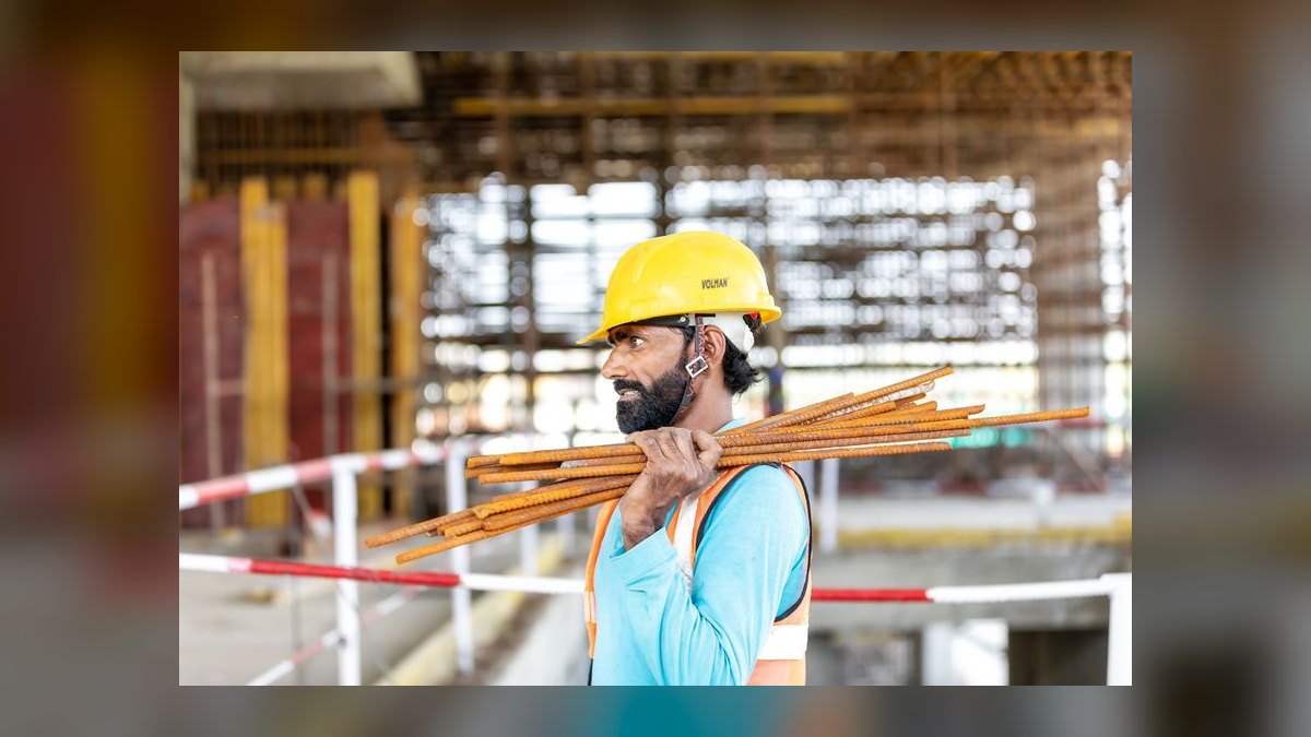 What’s the going rate for buildout hard cost carry during construction in 2027 — figure 3