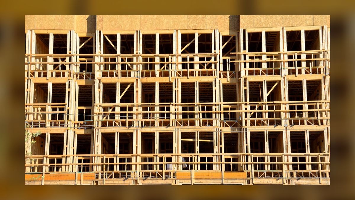 What’s the going rate for buildout hard cost carry during construction in 2027 — figure 8