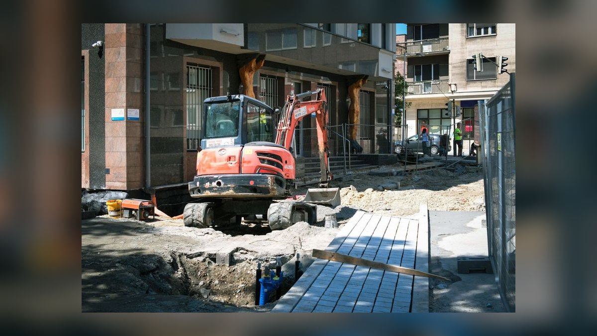 How do I force the landlord to fix existing code violations before construction starts — figure 3
