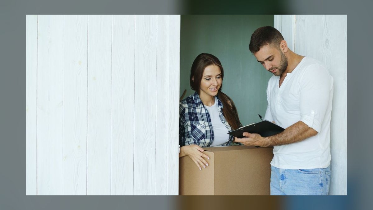 How do I negotiate a co-tenancy clause that triggers reduced rent if my buildout is delayed — figure 8