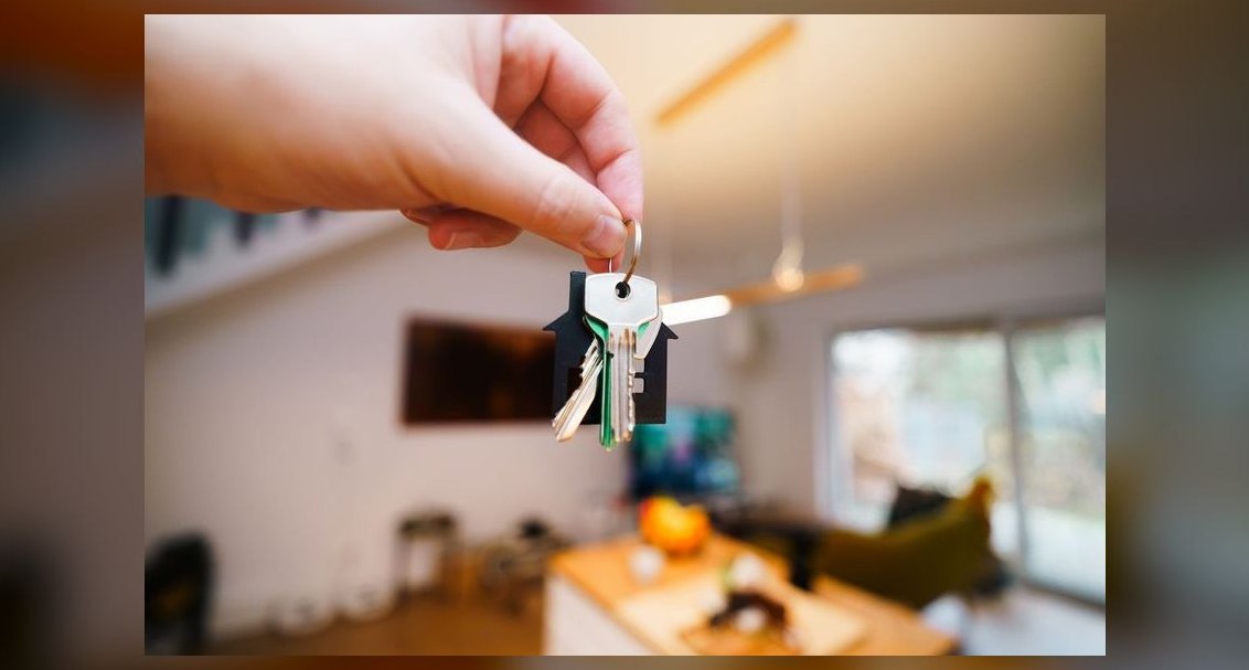 Should I negotiate for the landlord to carry my TI allowance as a non-interest-bearing loan?