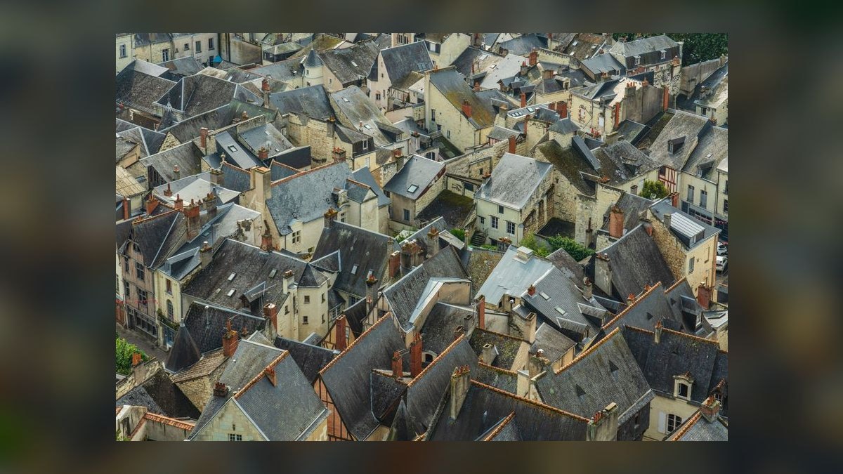 How does the semantic field of the word "bo" in Old English reveal the Anglo-Saxon conceptualization of dwelling as a site of both physical shelter and social obligation — figure 5