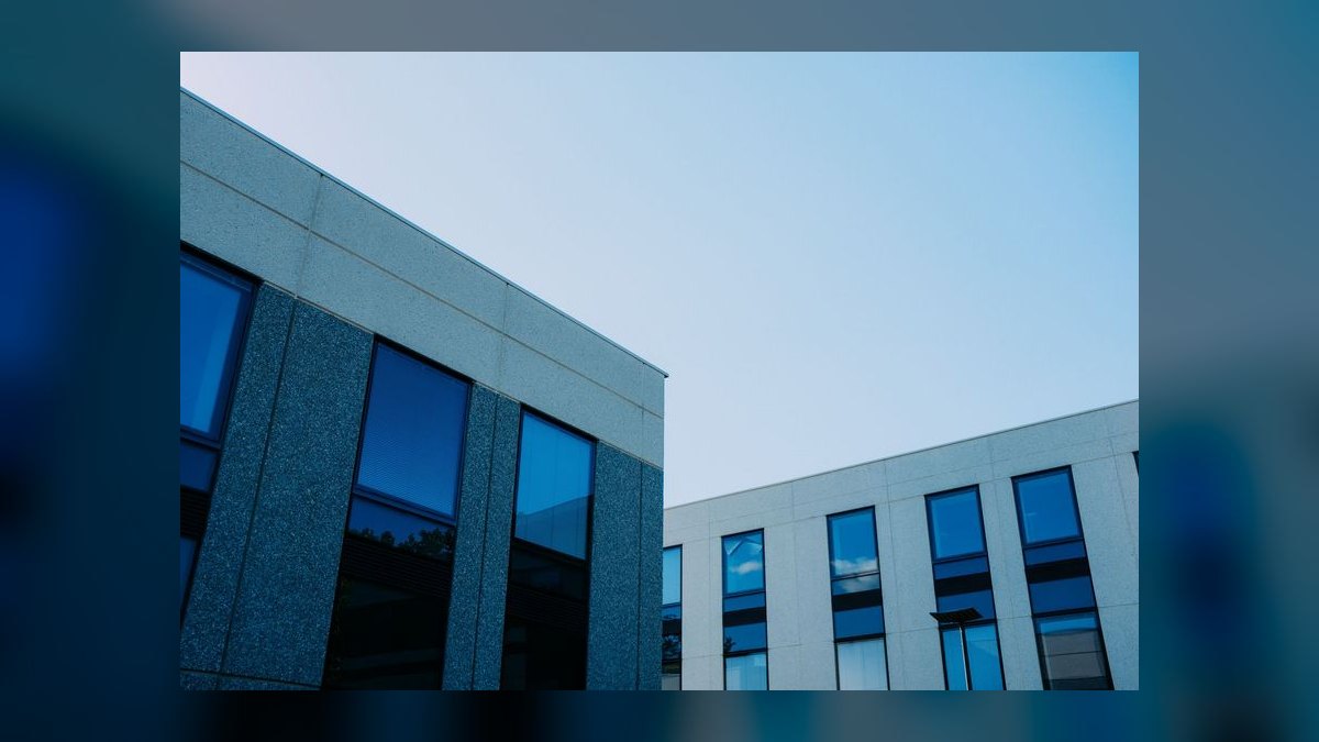 What should you know before investing in Buildouts in 2027 — figure 5
