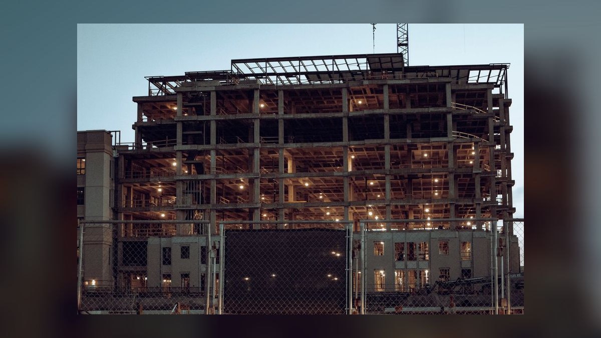 What should you know before investing in Buildouts in 2027 — figure 6