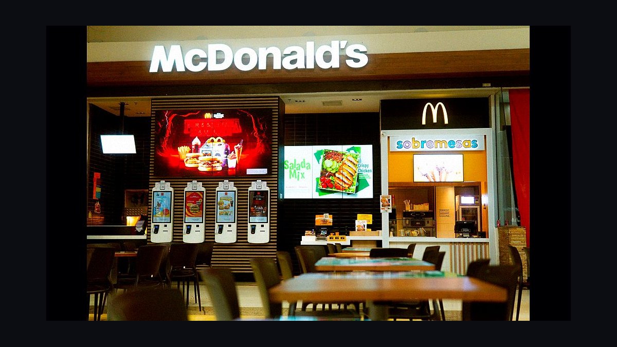 How much does a 5,000 sq ft quick-service restaurant buildout cost in 2027?