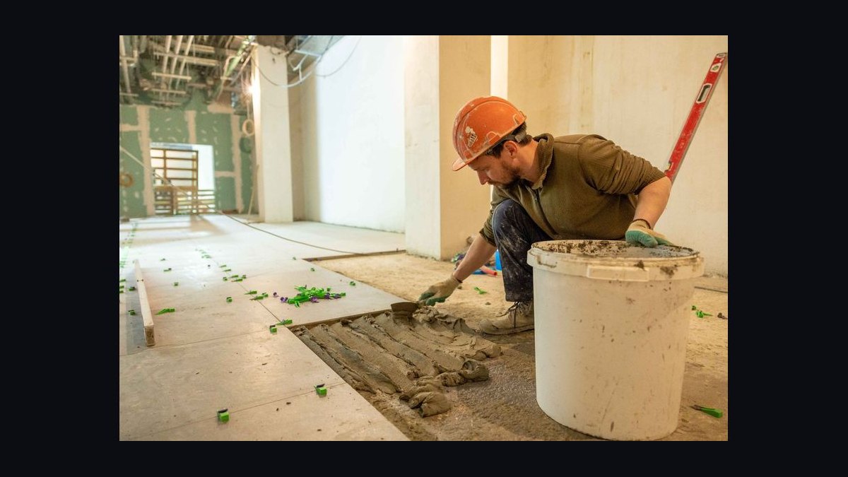 How do I budget for a landlord-funded buildout without hidden out-of-pocket costs in 2027 — figure 2