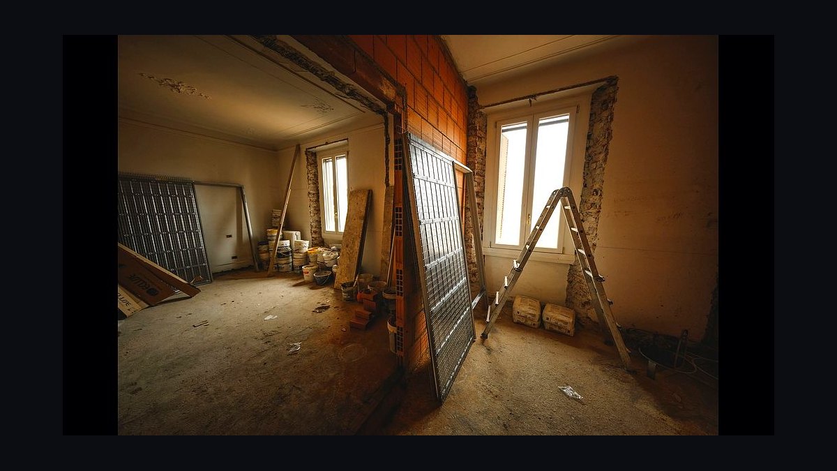 What is the average landlord construction allowance per square foot for a retail buildout in 2027?