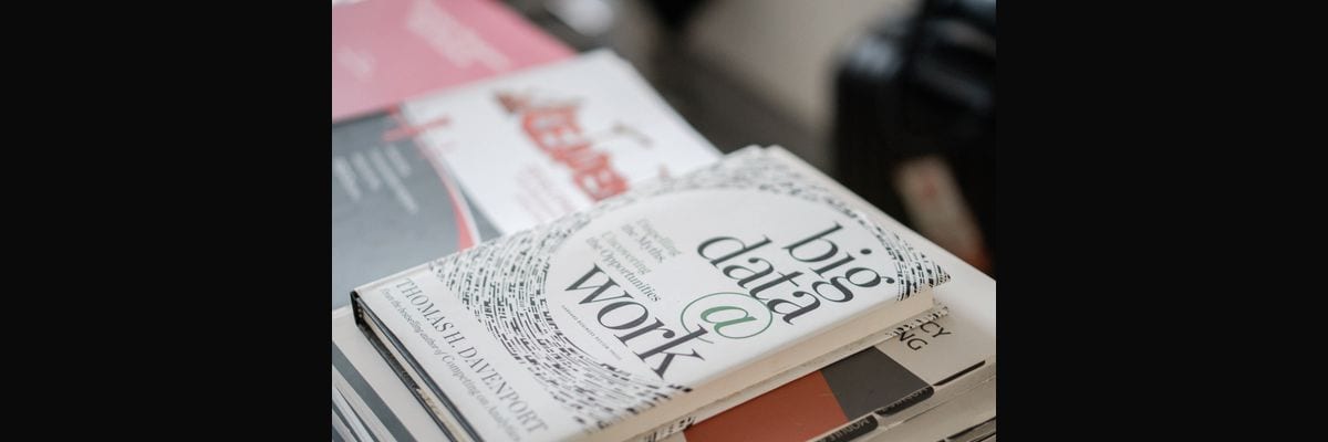 Never Split the Difference by Chris Voss — Cliff Notes & Chapter-by-Chapter Summary
