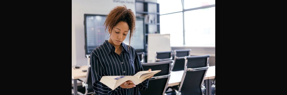 Little Red Book of Selling by Jeffrey Gitomer — Cliff Notes Summary & Key Takeaways