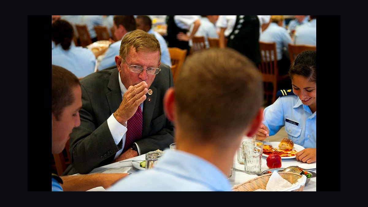 Eat Their Lunch by Anthony Iannarino — Cliff Notes Summary & Key Takeaways — figure 1