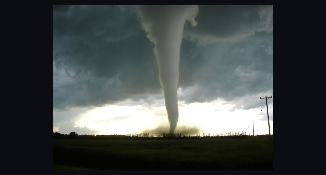 Inside the Tornado by Geoffrey Moore — Cliff Notes Summary