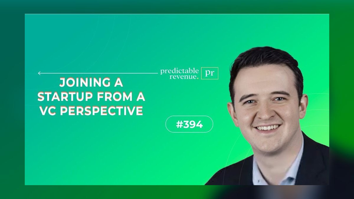 How does *Predictable Revenue* recommend structuring a sales team for growth in 2027?