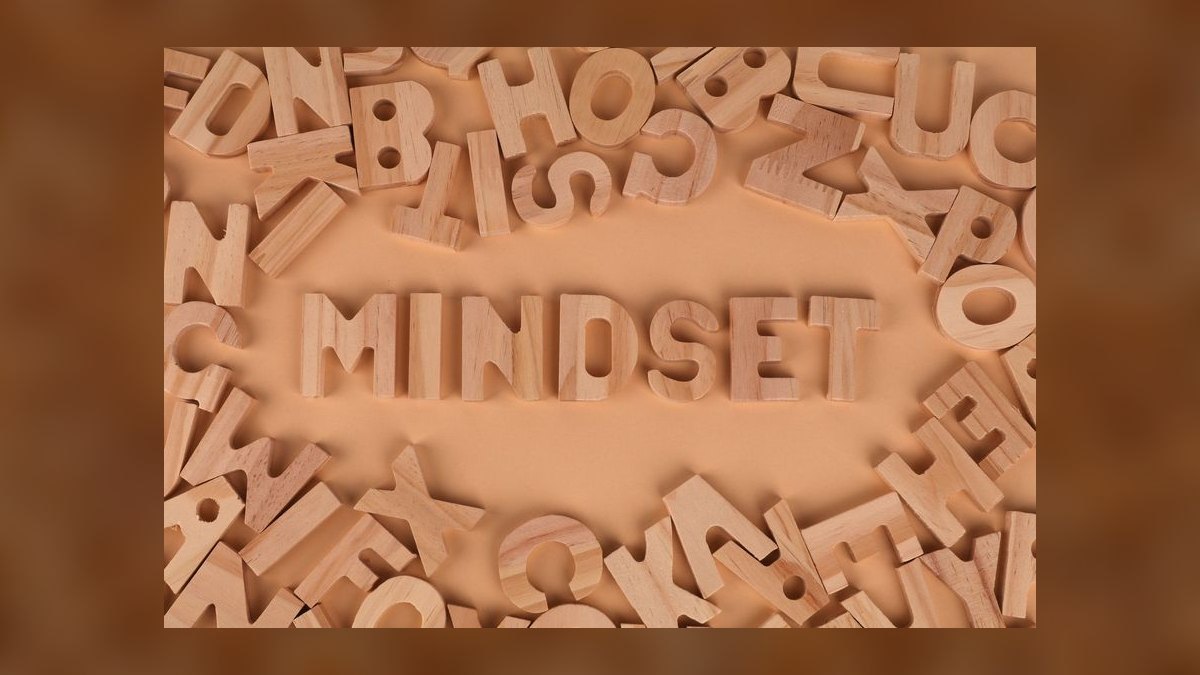 What’s the biggest mindset shift *The Psychology of Selling* recommends for handling a no-decision close — figure 9