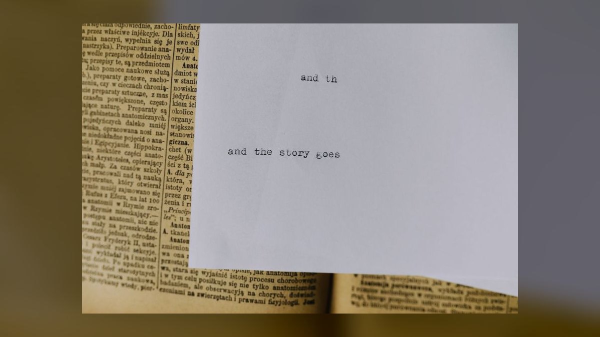 What’s the most persuasive story structure from *Pitch Anything* for a product demo in 2027 — figure 8