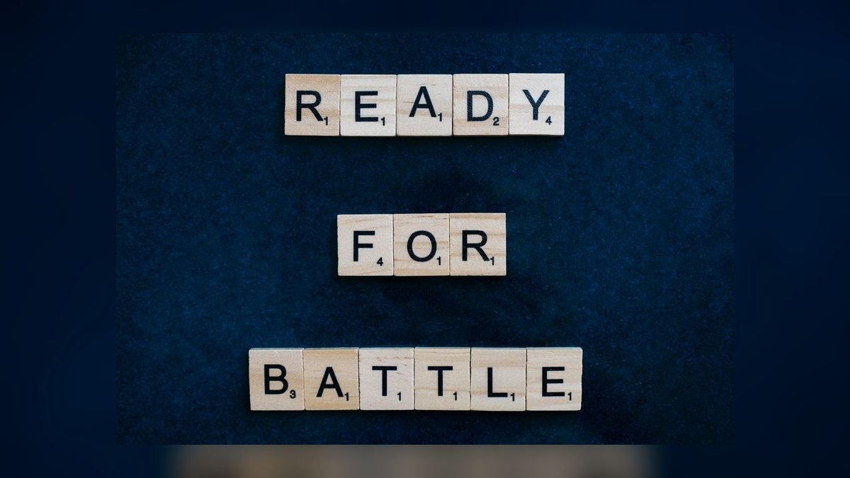 Positioning: The Battle for Your Mind by Al Ries and Jack Trout: Summary, Key Lessons, and RevOps Takeaways
