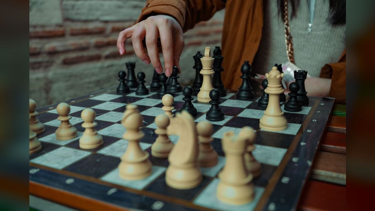How does The Art of War by Sun Tzu translate to competitive positioning in enterprise sales in 2027 — figure 4