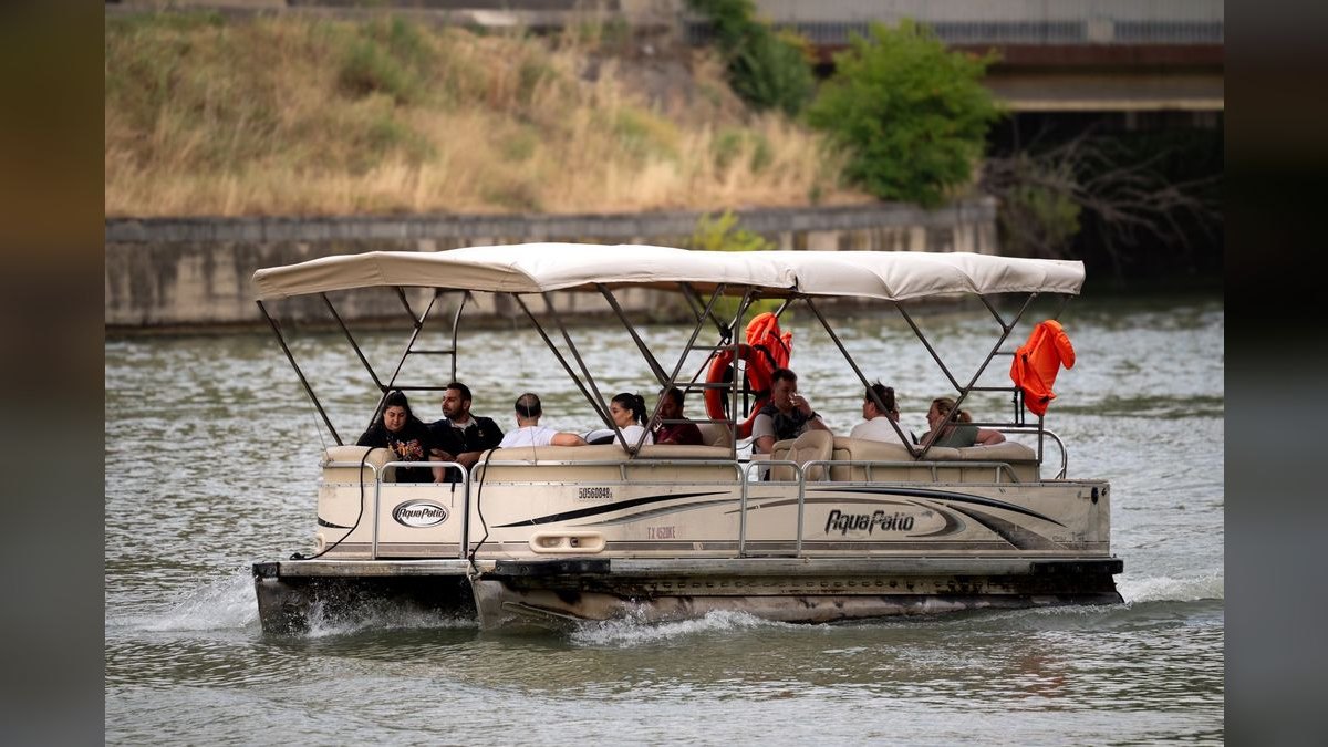 Top 10 Pontoon Boats 2027 — figure 4
