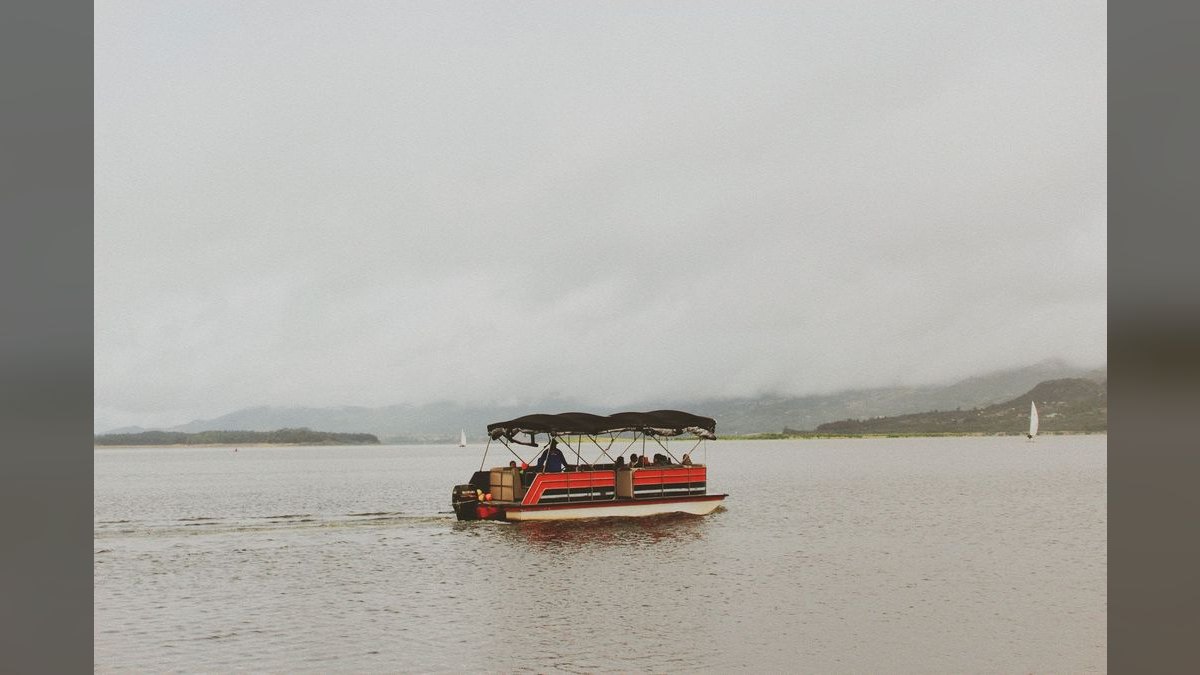Top 10 Pontoon Boats 2027 — figure 5
