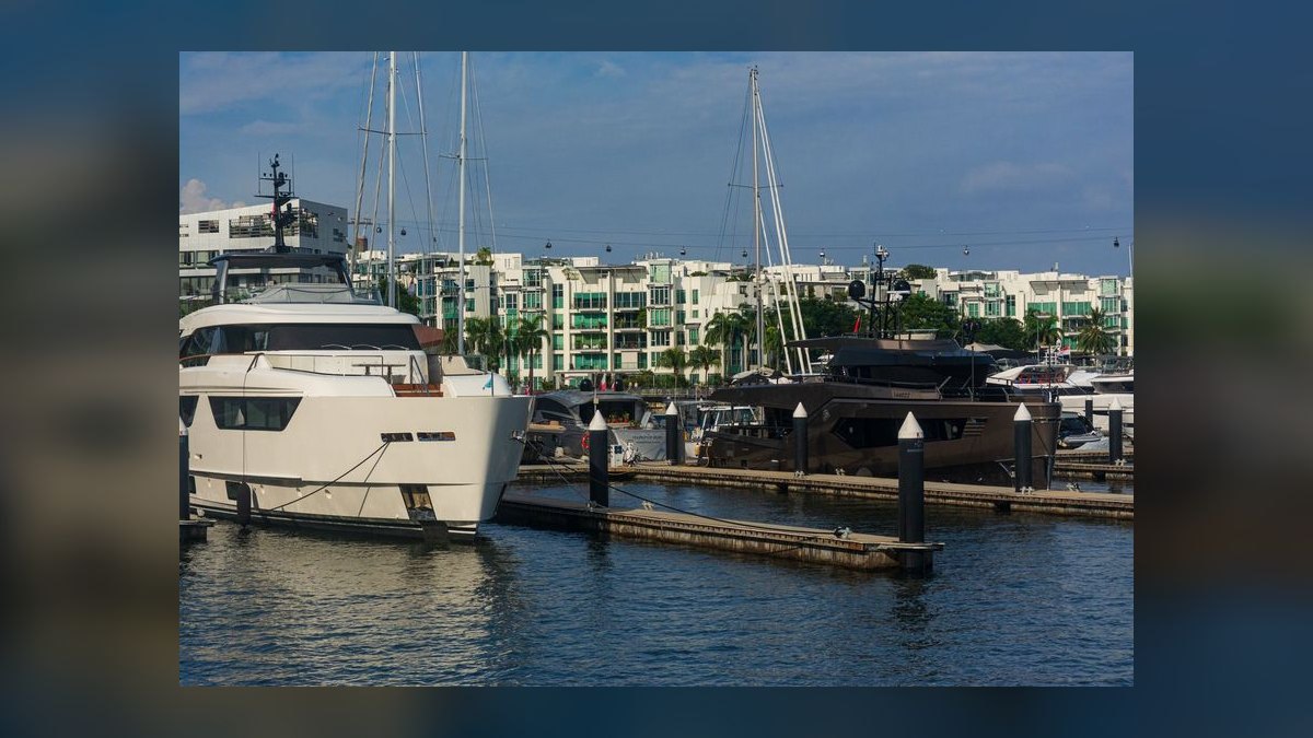 Top 10 Yacht Cruisers 2027 — figure 10