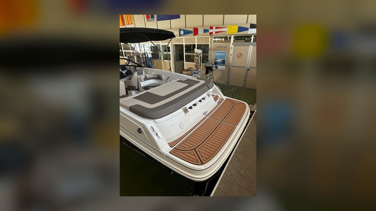 Top 10 Day Cruisers 2027 — figure 10
