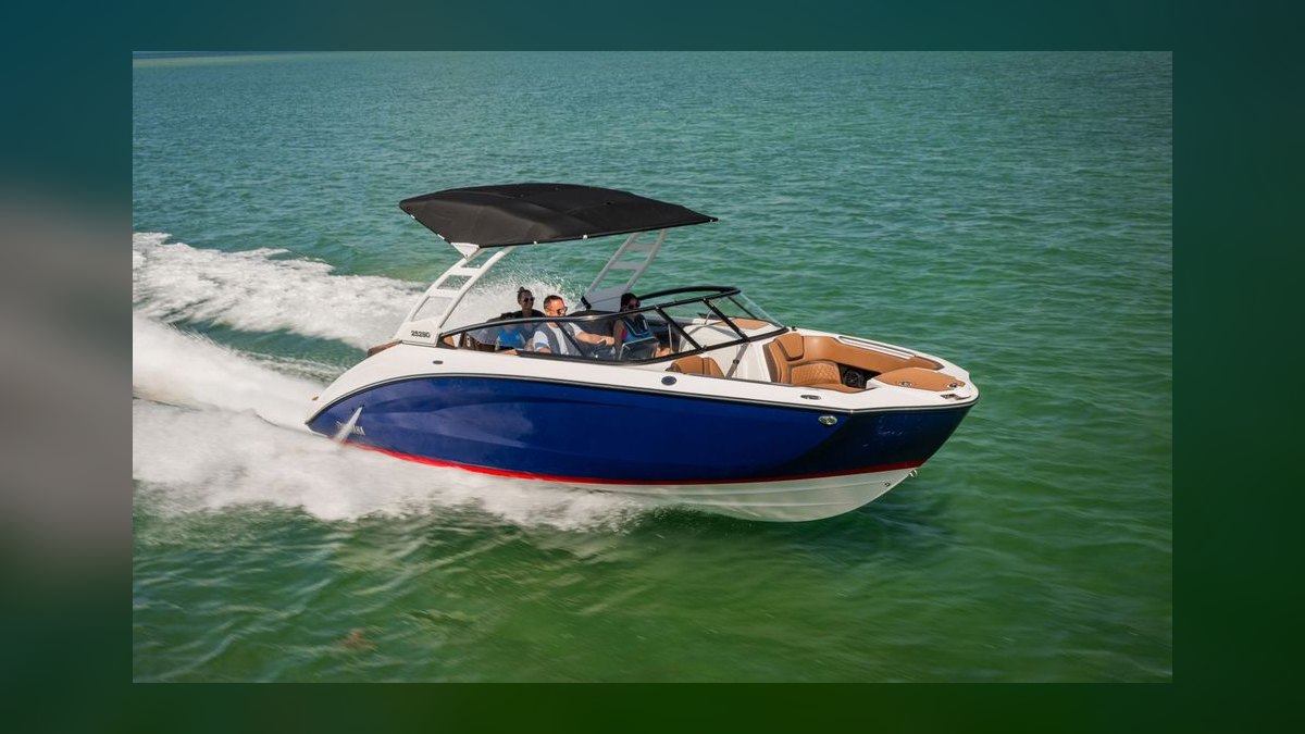 Top 10 Day Cruisers 2027 — figure 8