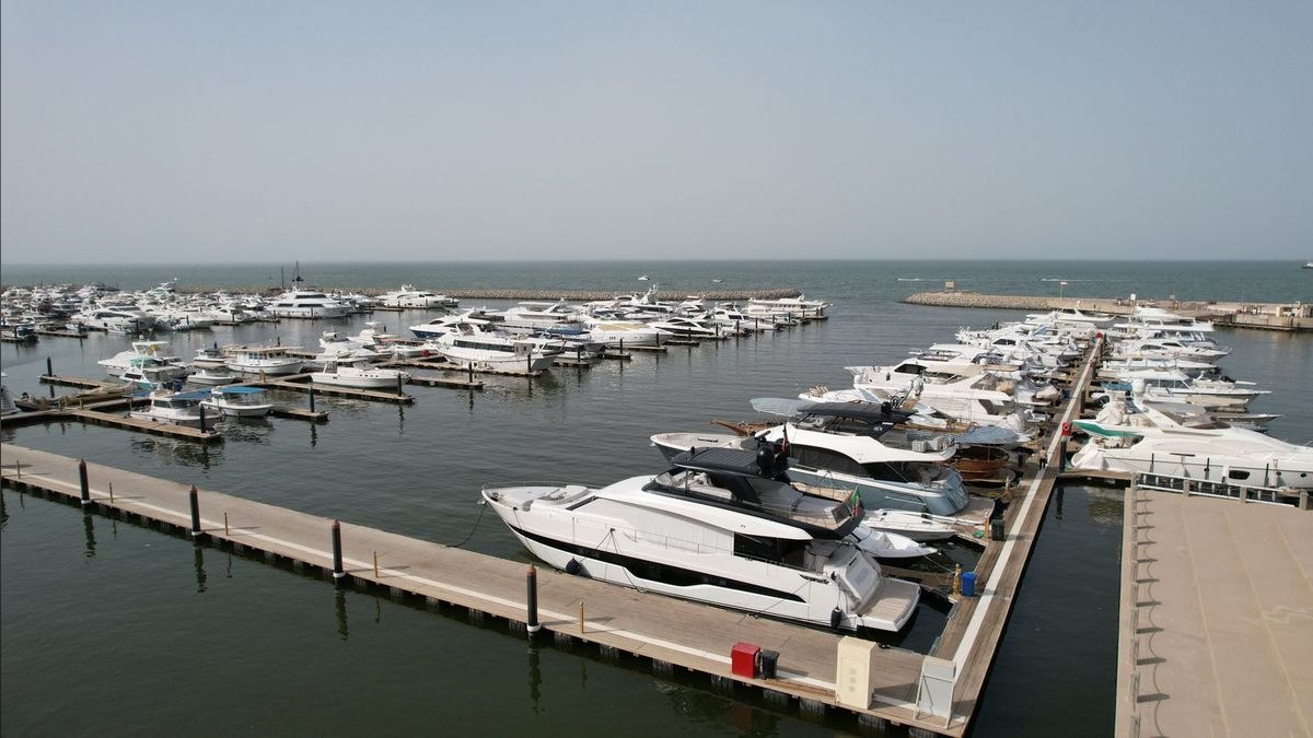 Top 10 Motor Yachts Over 50 Feet 2027 — figure 4