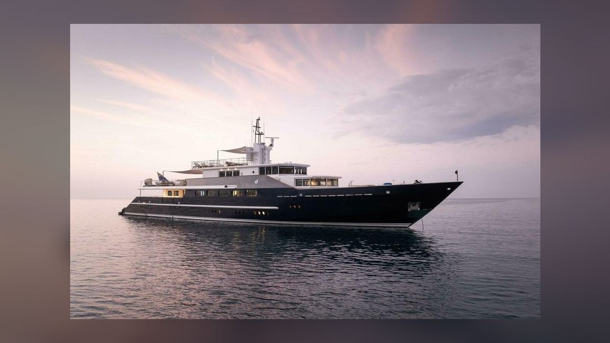 Top 10 Mega Yachts 2027 — figure 1