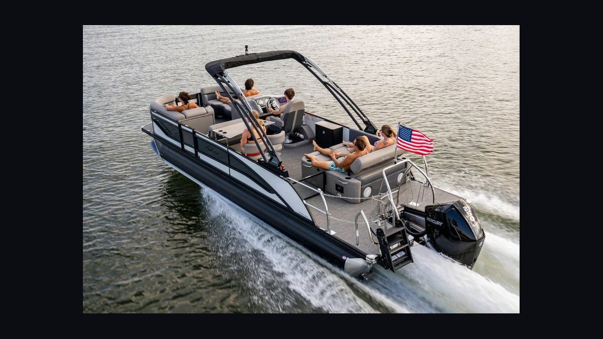 Top 10 Luxury Pontoon Boats 2027 — figure 7