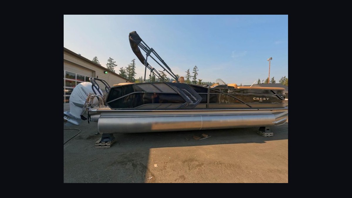 Top 10 Luxury Pontoon Boats 2027 — figure 9
