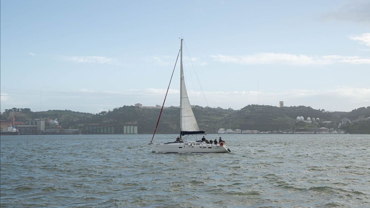 Top 10 Cruising Catamarans 2027 — figure 6