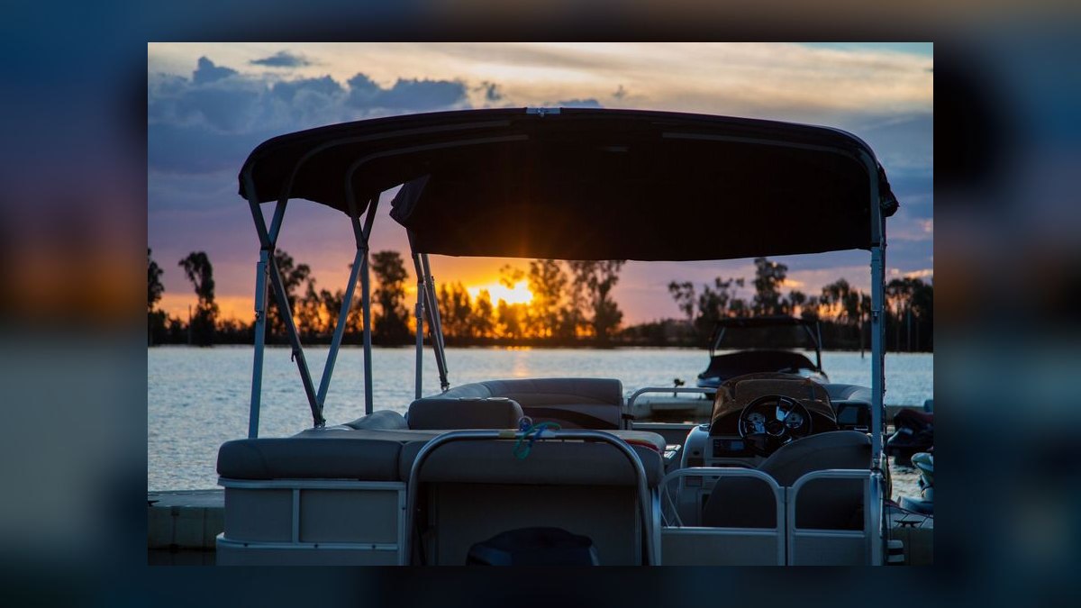 Top 10 Best Pontoon Brands 2027 — figure 10