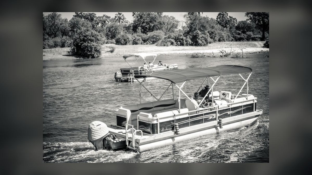 Top 10 Best Pontoon Brands 2027 — figure 9
