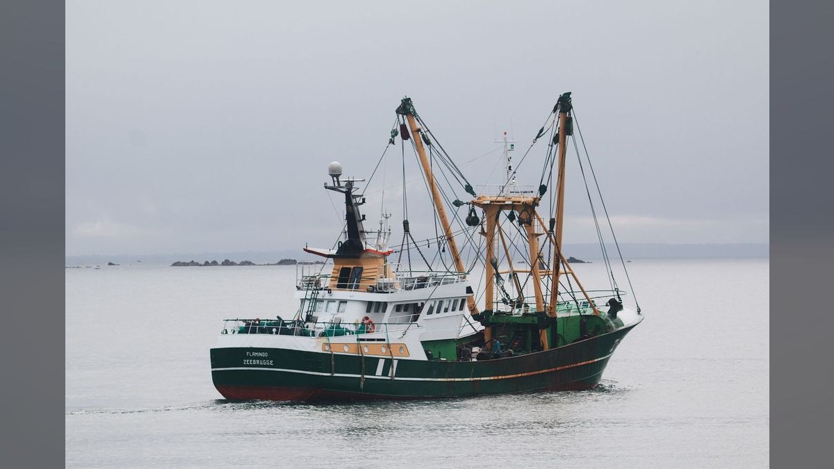 Top 10 Best Trawler Brands 2027 — figure 3